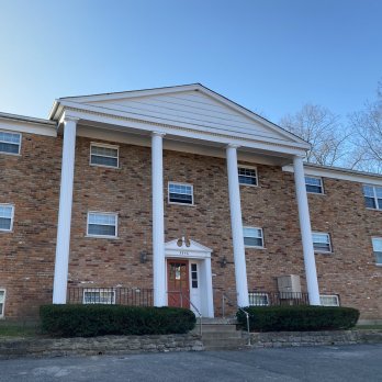 exterior view of apartment buildings